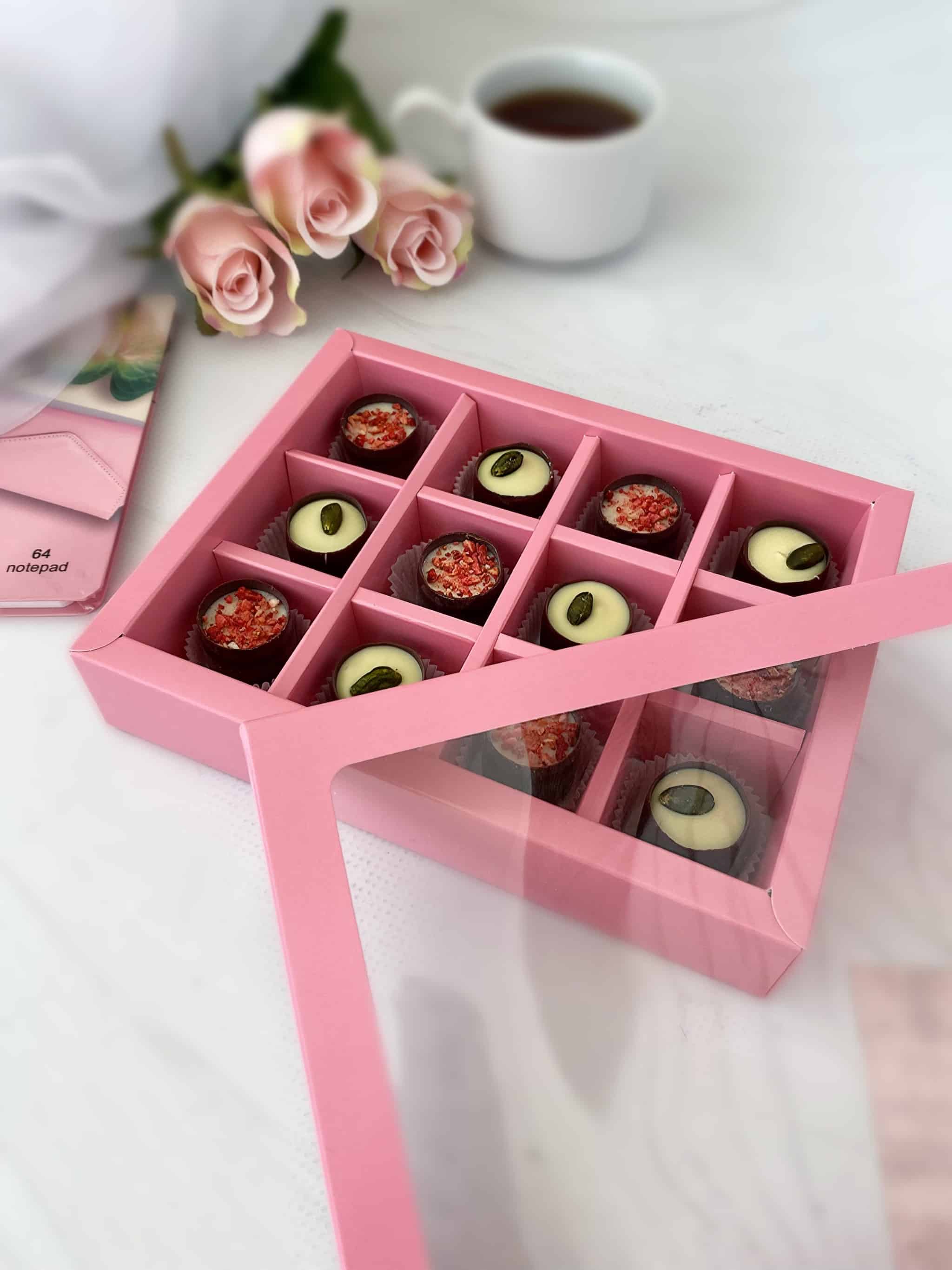 Упаковка под 12 конфет, розовый — изображение 1